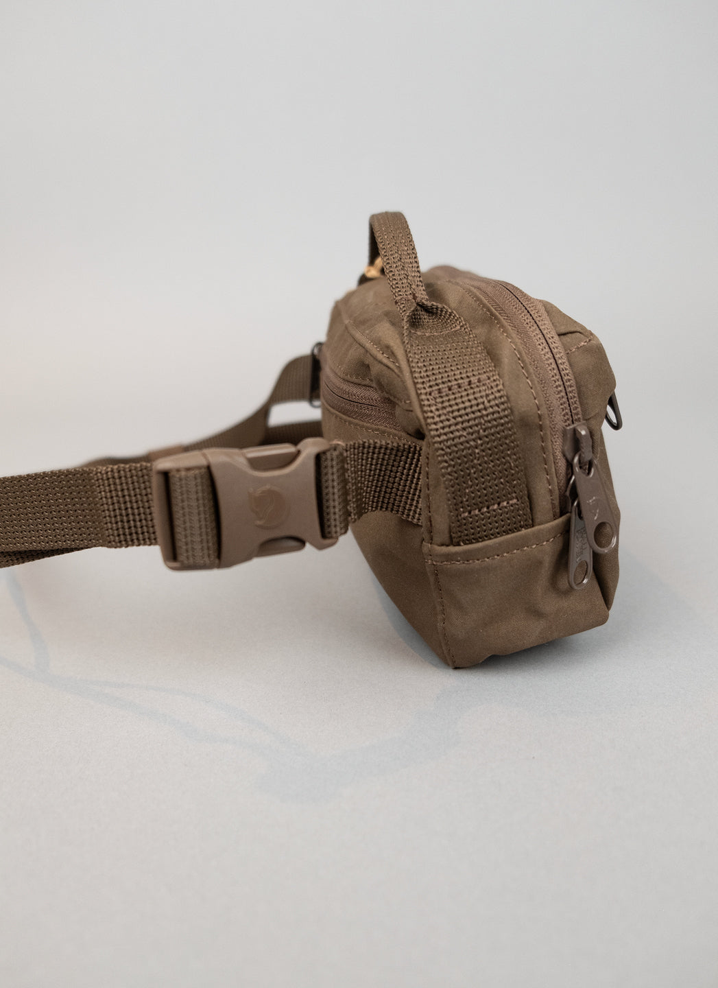 Kånken hip pack dark oak